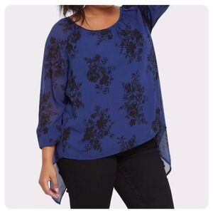 Torrid floral Print Chiffon Tulip Back Top Navy size 2